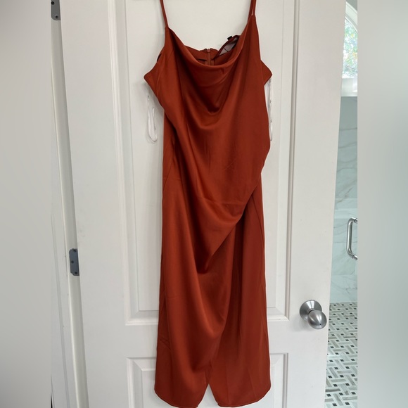 Lulu’s NWT Rust satin slip dress - Picture 1 of 2